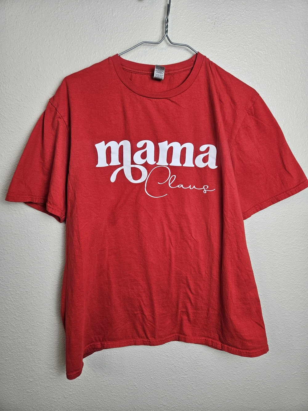 Holiday Red 'Mama Claus' Graphic Tee Size L